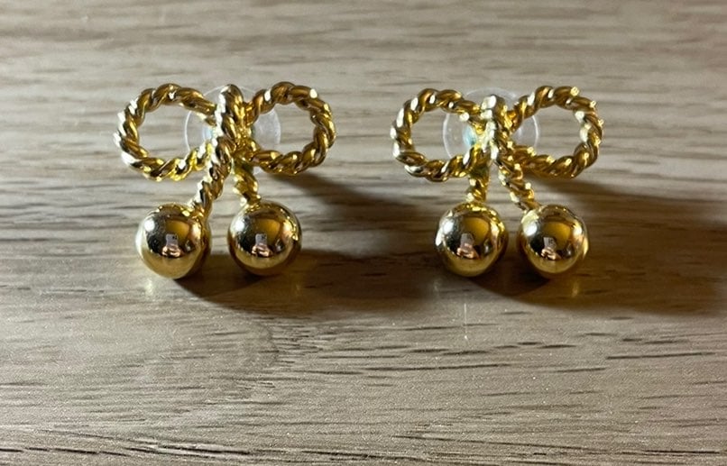 JOAN RIVERS BOW EARRINGS