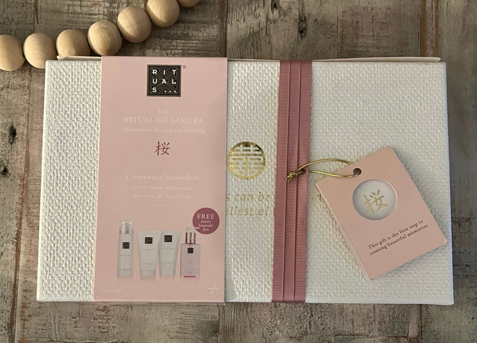 Rituals The Ritual of Sakura Gift Set of 4 Body Cream Scrub Shower Gel Hand Wash