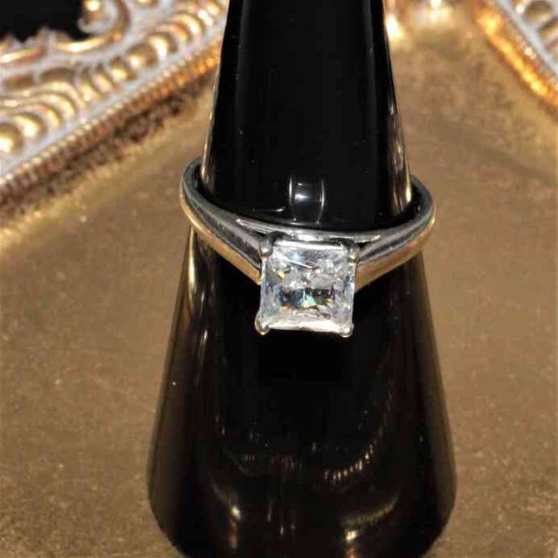 10K White Gold Square Cubic Zirconia Ring
