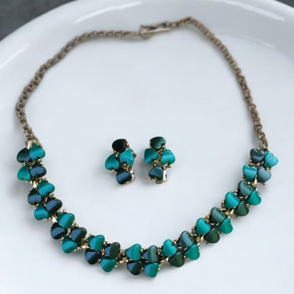 Rare vintage green thermoset necklace and earrings set
