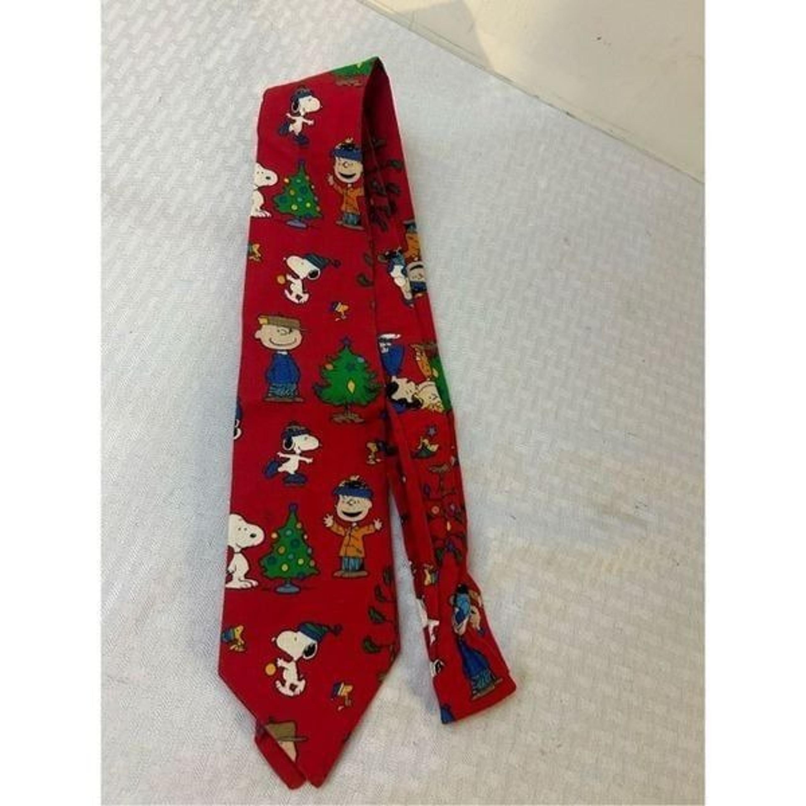 Peanuts Snoopy Christmas men’s tie cotton?