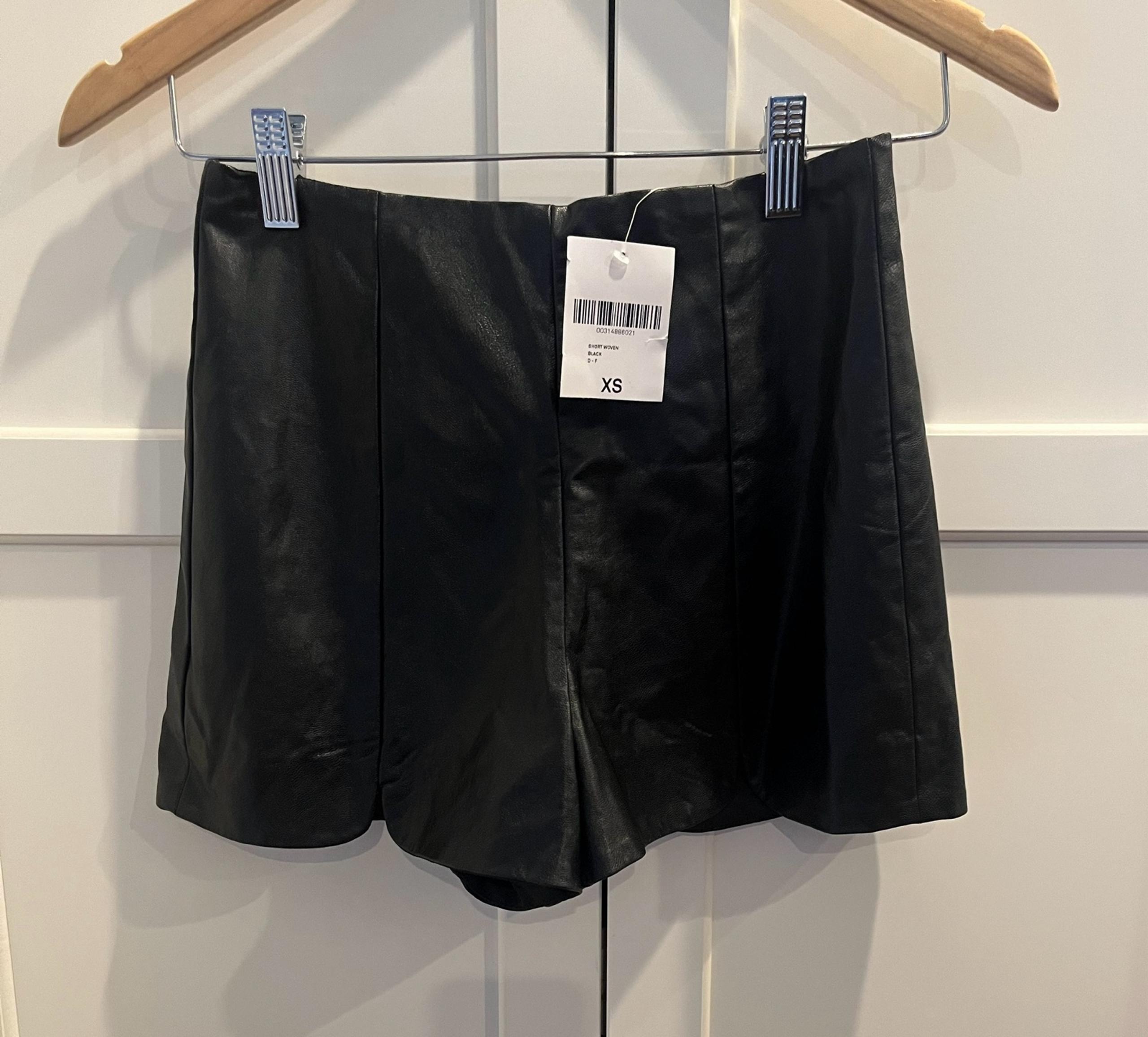 Forever 21 faux leather high waisted black shorts Sz. S  NWT