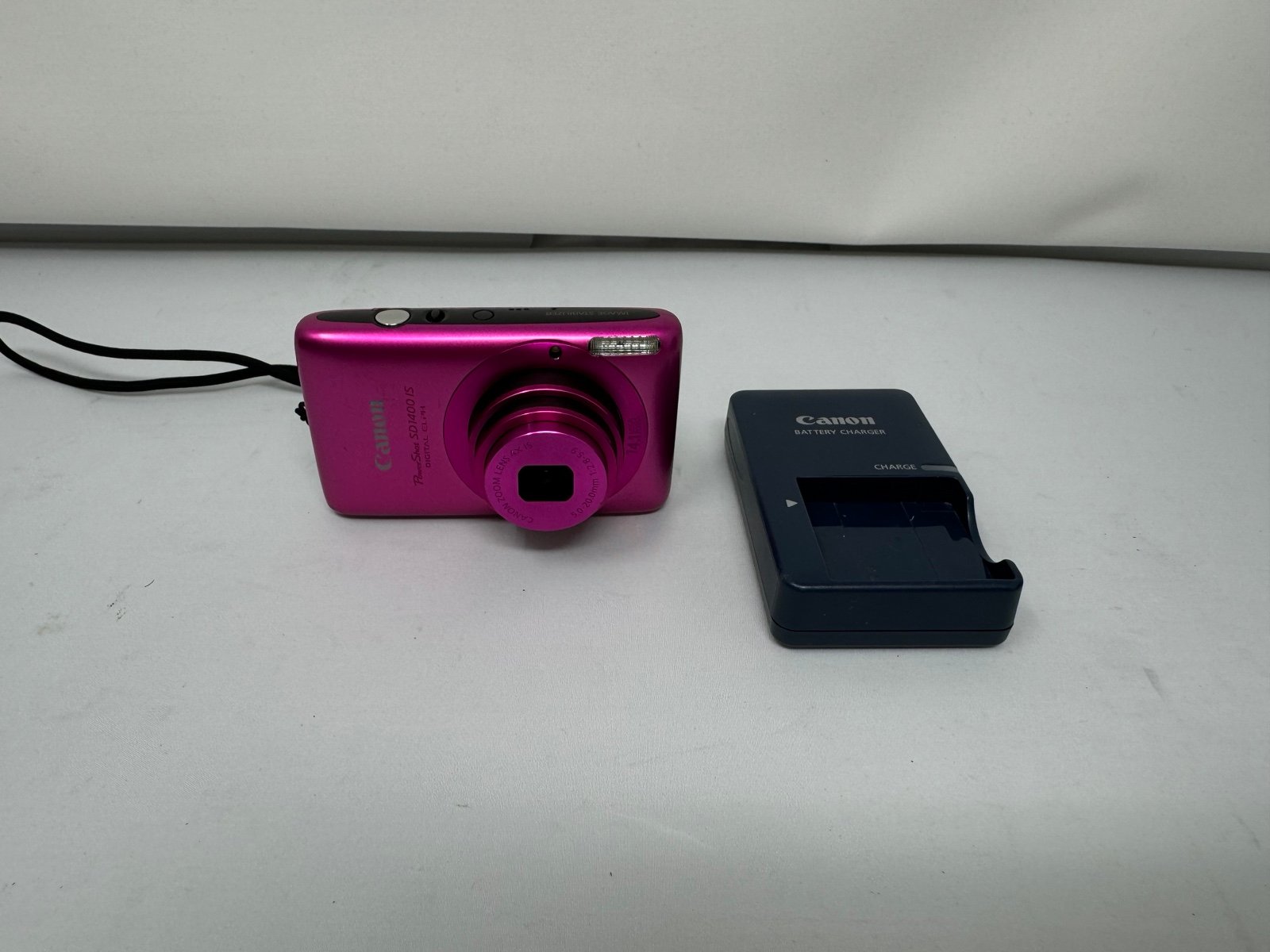 Canon POWER SHOT SD1400 IS Digital ELPH Zoom Camera with SD Card
