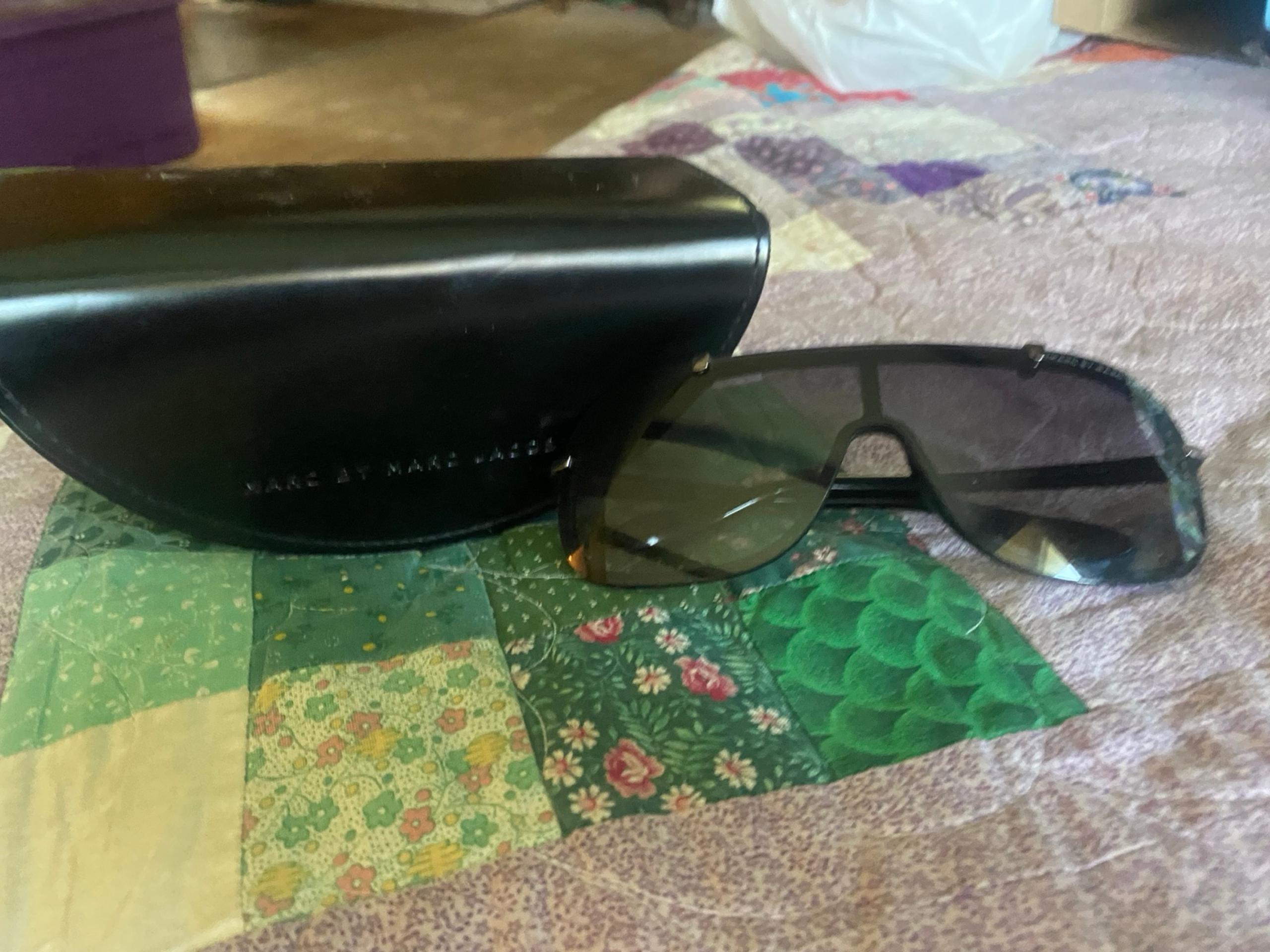 MARC JACOBS black sunglasses for women