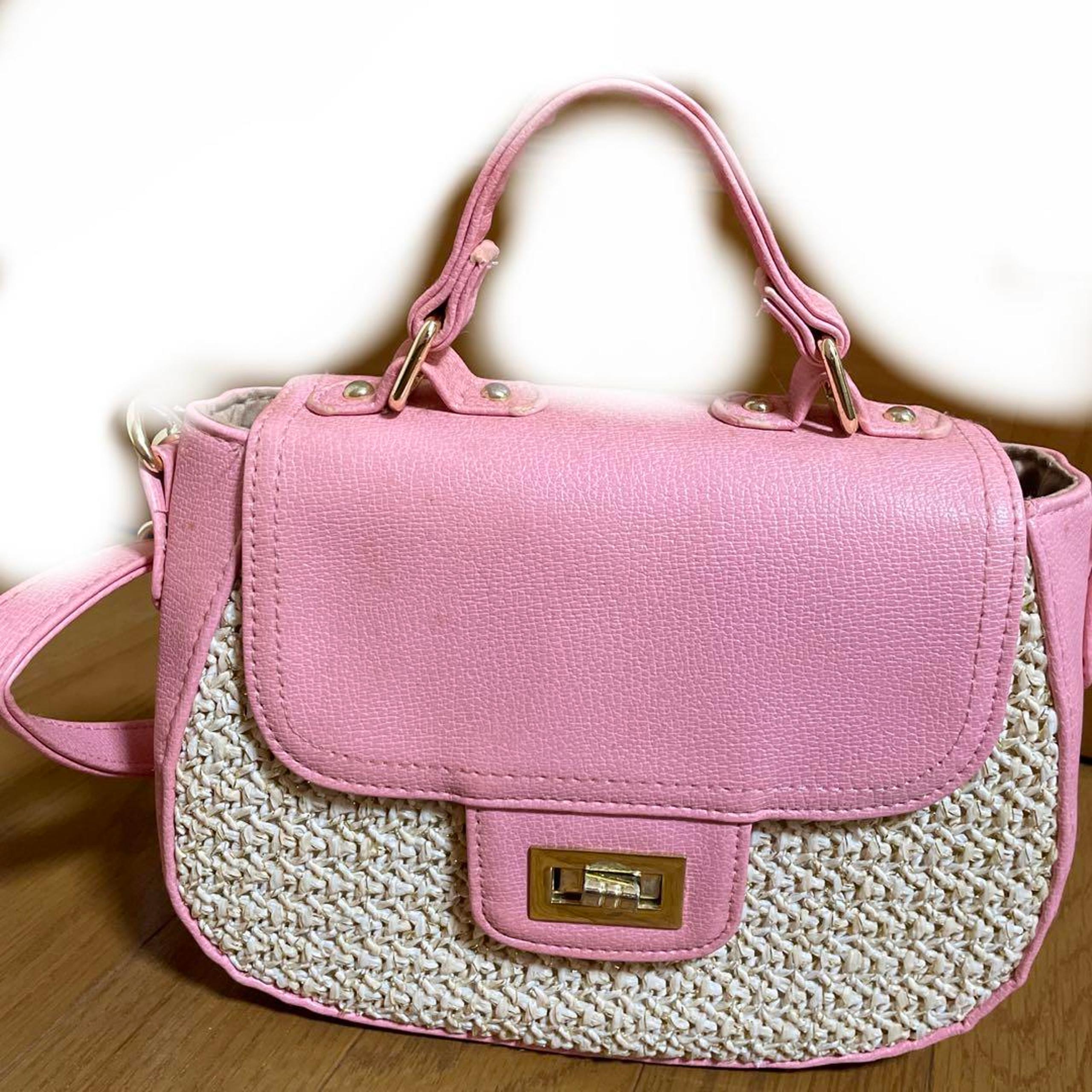 Pink shoulder bag for women.