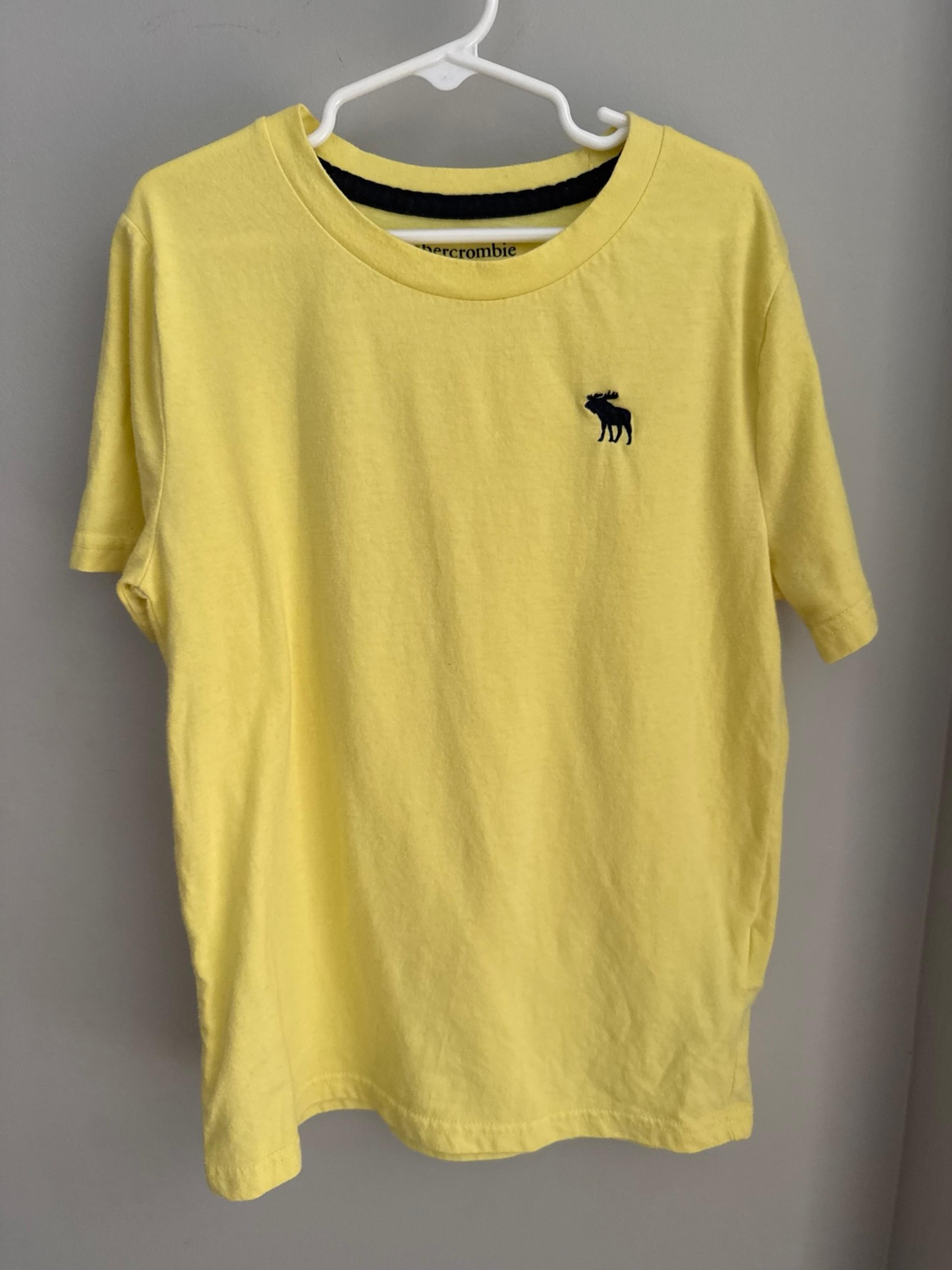 Boys Abercrombiekids size 9/10 in like new condition