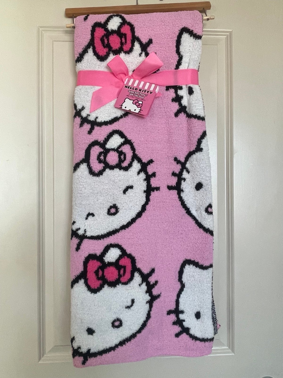Hello Kitty PINK sherpa style blanket! Super Soft. New Hello Kitty Drop!