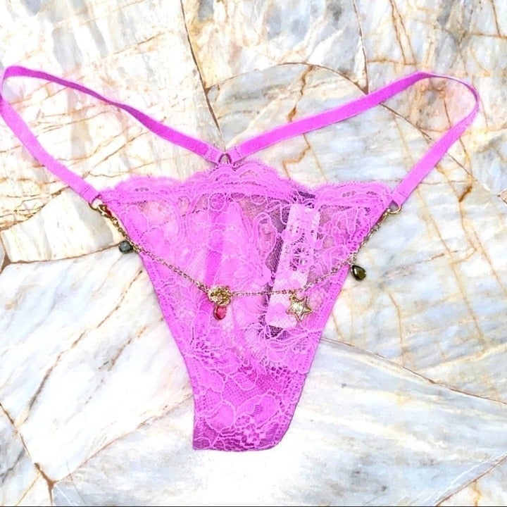 New VERY SEXY Panty Underwear Thong V-String Lace Mesh Charm Chain