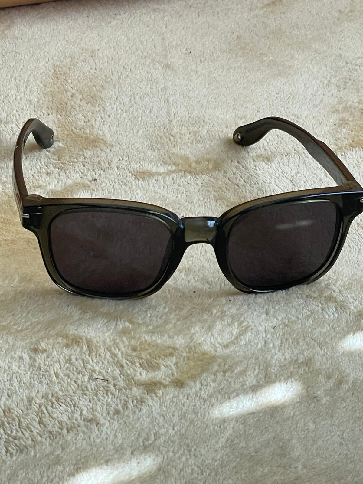 Givenchy woman sunglasses black