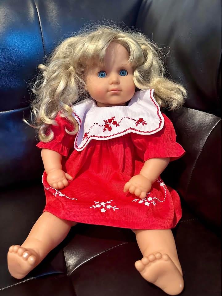 German LISSI PUPPE XL DOLL 21 Blonde / Blue Sleep Eyes Christmas Outfit