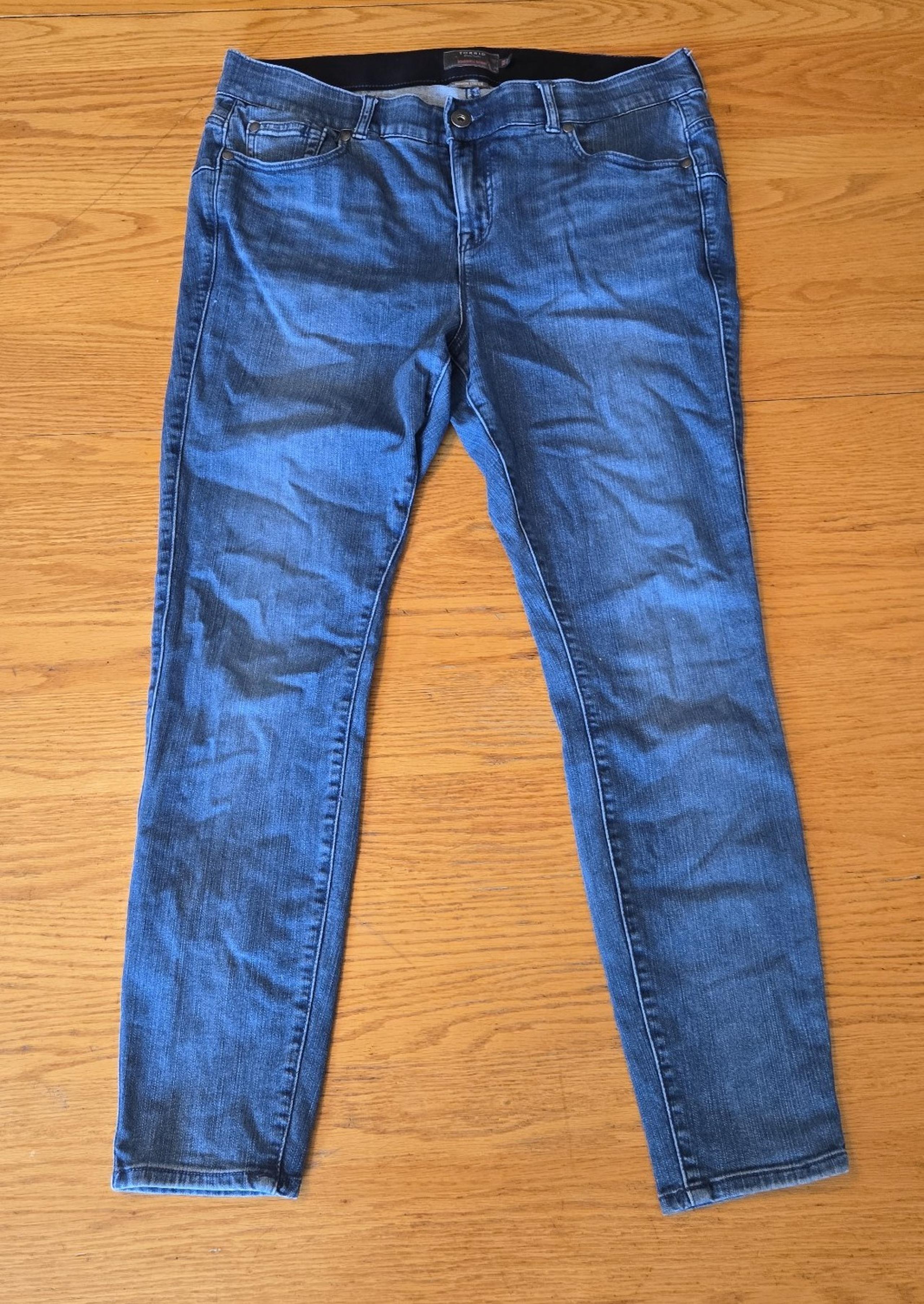 Womens torrid Jeans bombshell skinny size 16r 16 r premium stretch