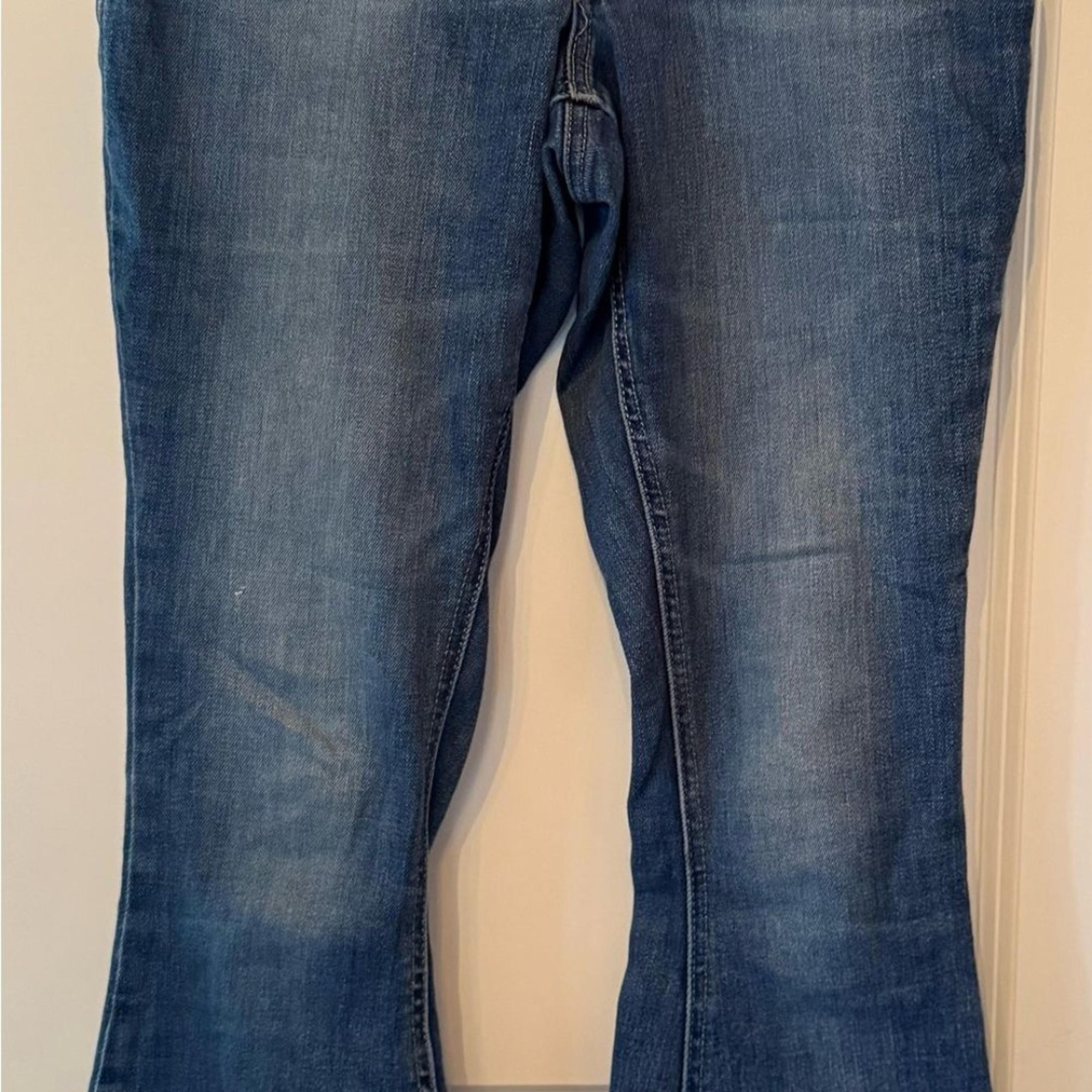 Lot of Maurice’s High Rise Flare jeans size 6 R