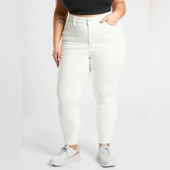 Athleta Sculptek skinny jean in white size 22X