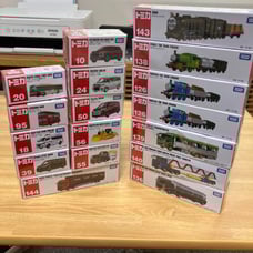 Tomica - 17 new, 27 used, total 44 cars.