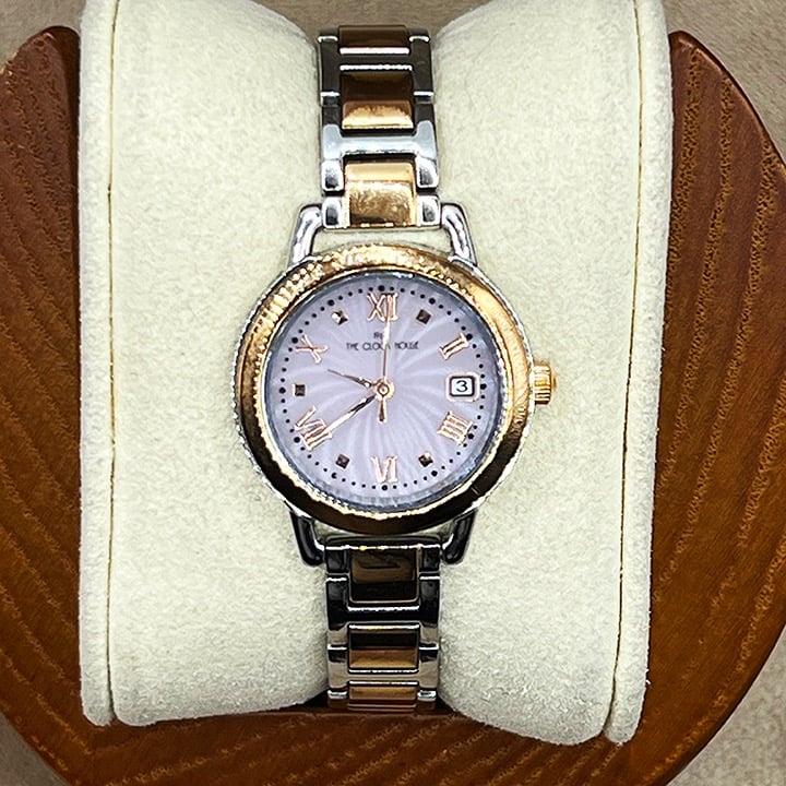 Dainty 1964 Clock House Two Tone
