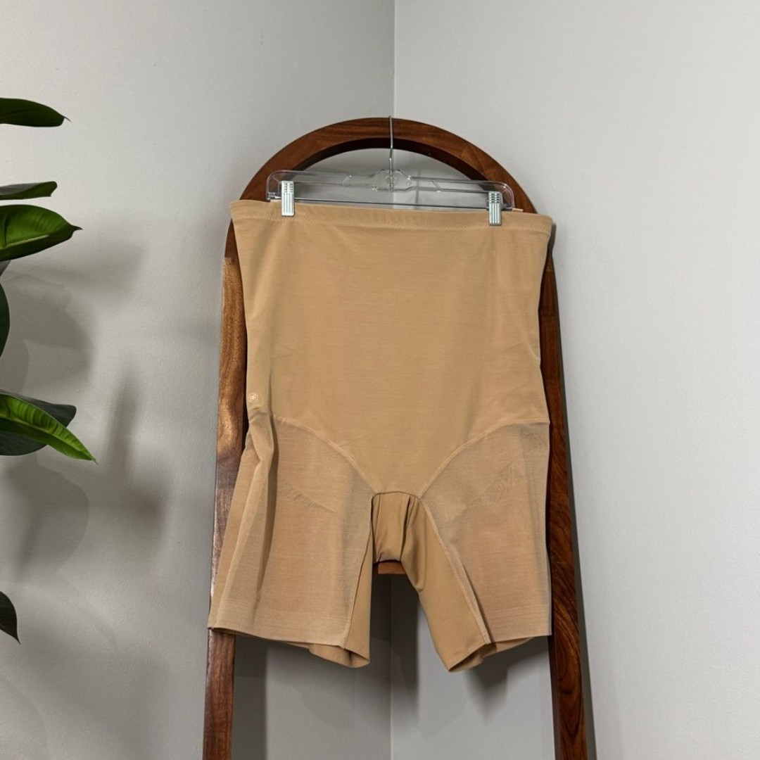 HoneyLove 3X Nude SuperPower Short