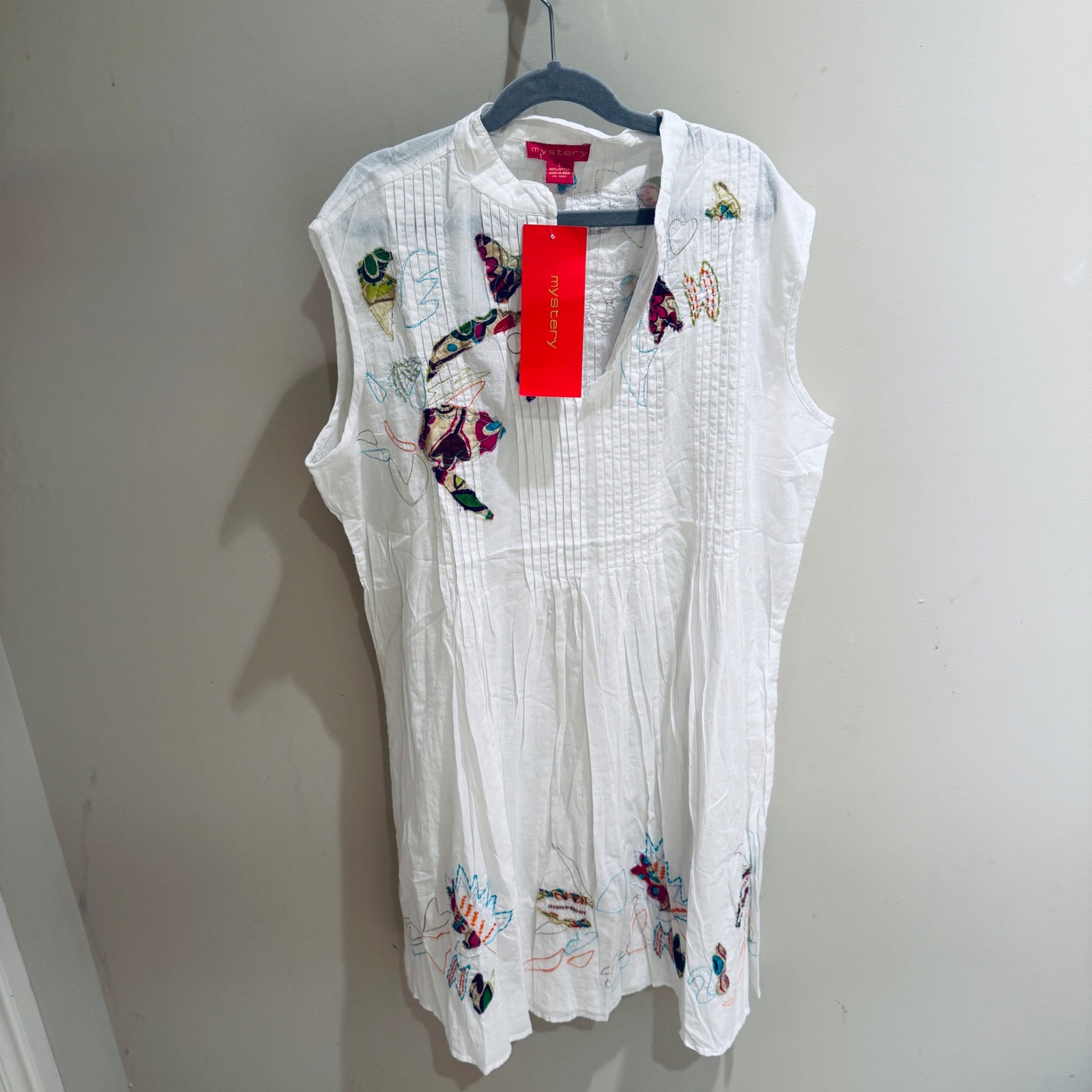 Mystery Embroidered Sleeveless Tunic Top Pintuck Detail White Large