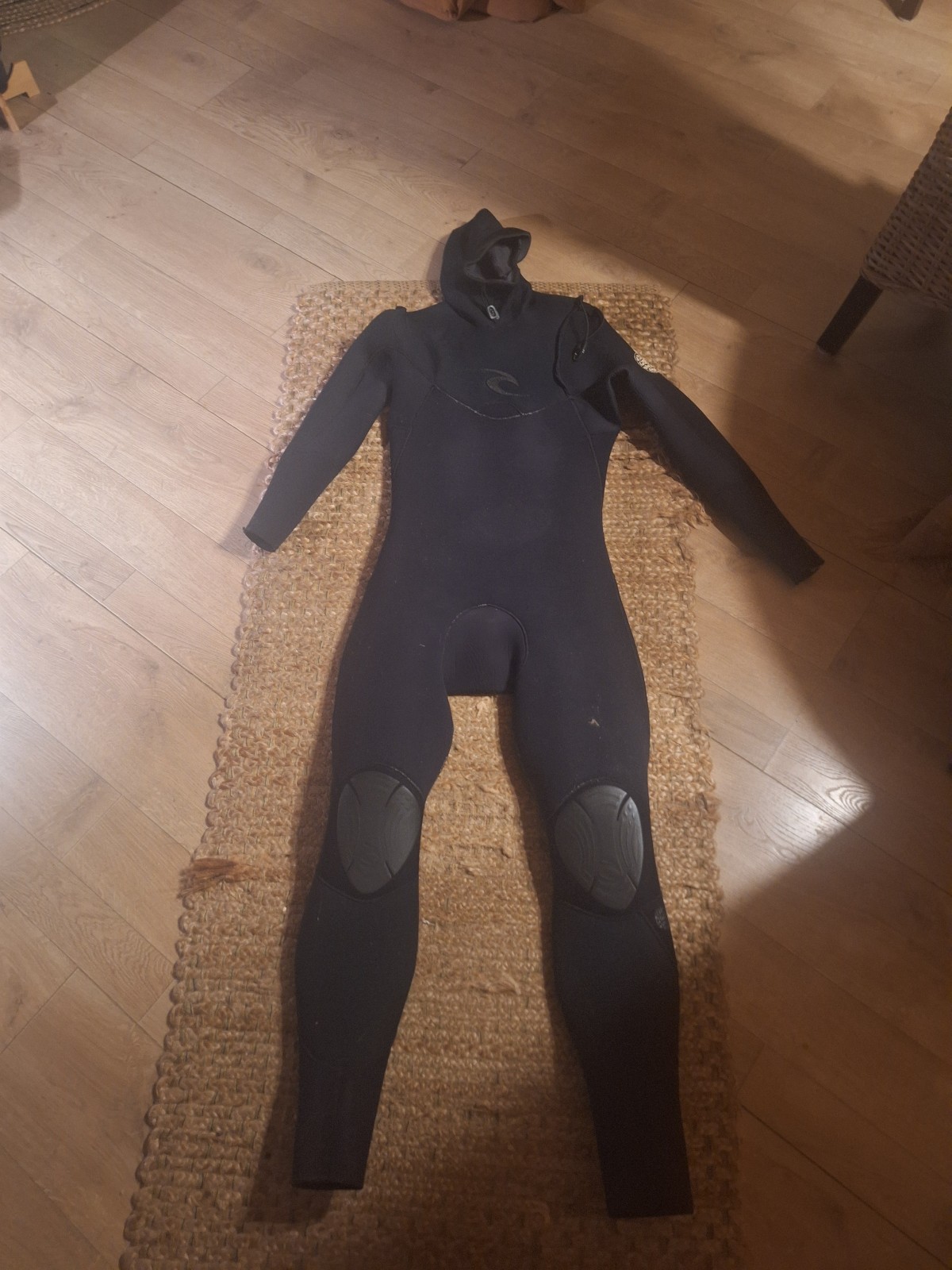Mens RipCurl Wetsuit size XL.