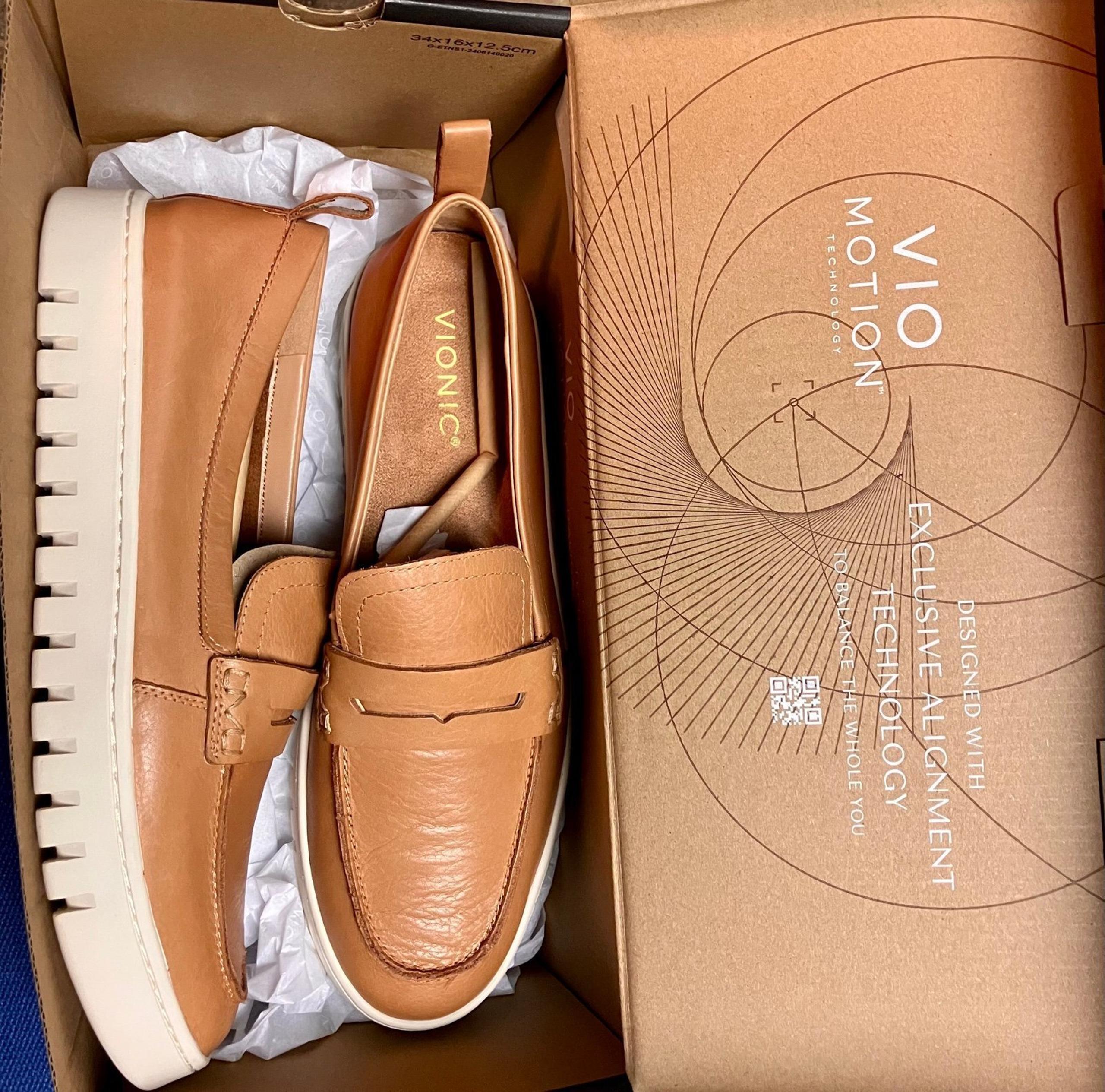 Vionic Uptown Camel Leather Loafers (Men's Size 10/1) - Never Worn!