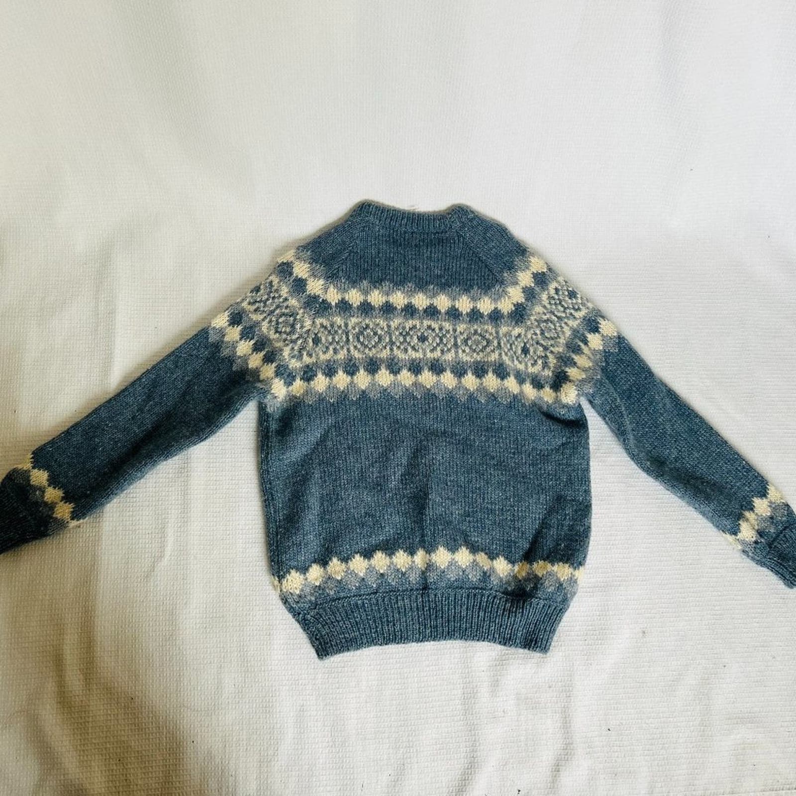 VINTAGE Blue and White 100% Irish Wool Sweater