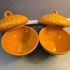 Acorn design casserole bakeware