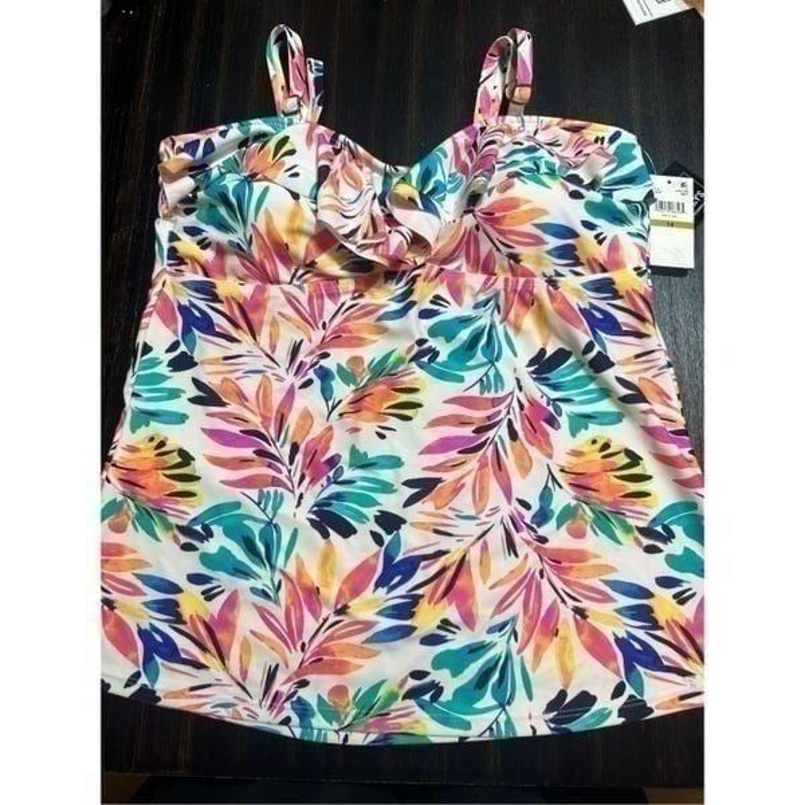 Island Escape NWT size 14 white floral tankini top