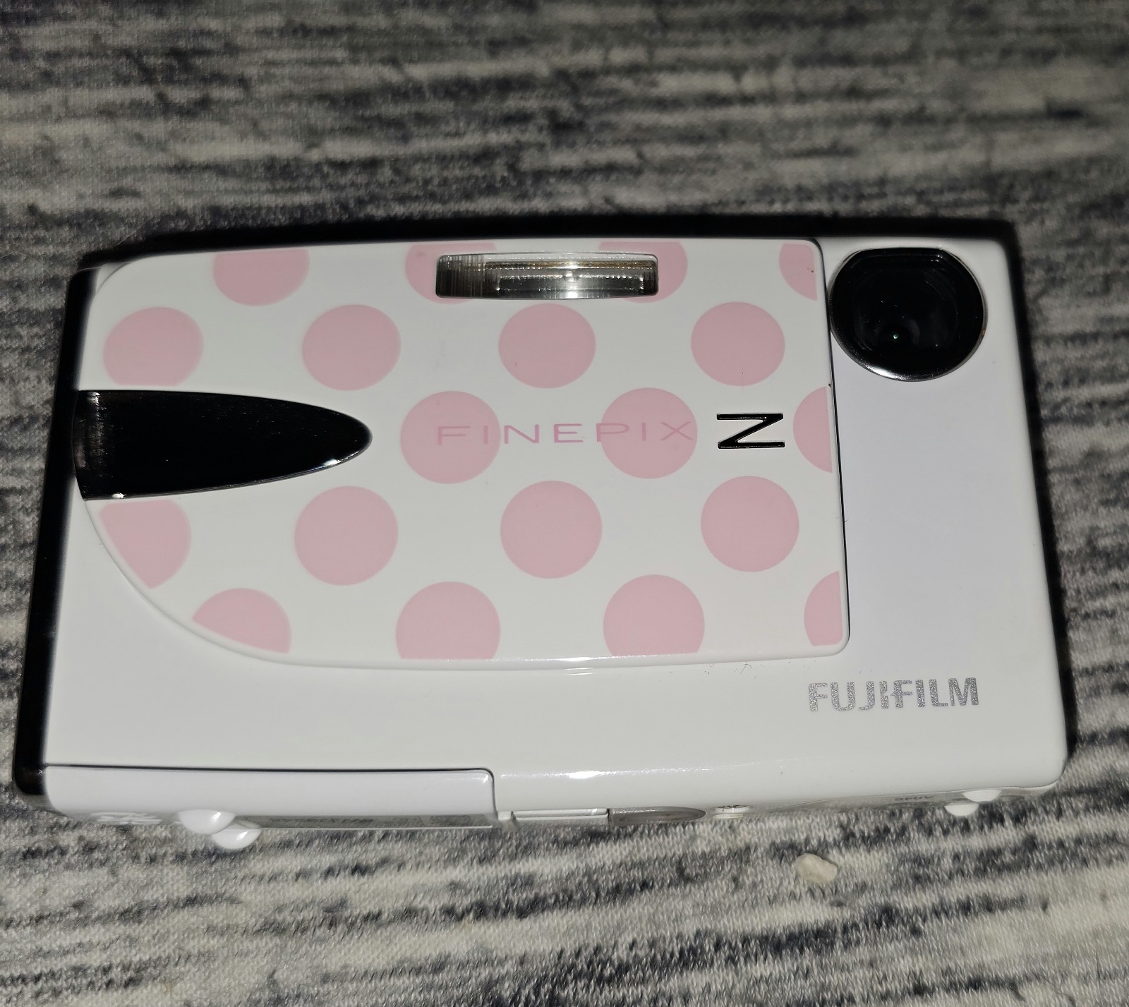 Fujifilm Finepix Z20fd Pink Polka Dot