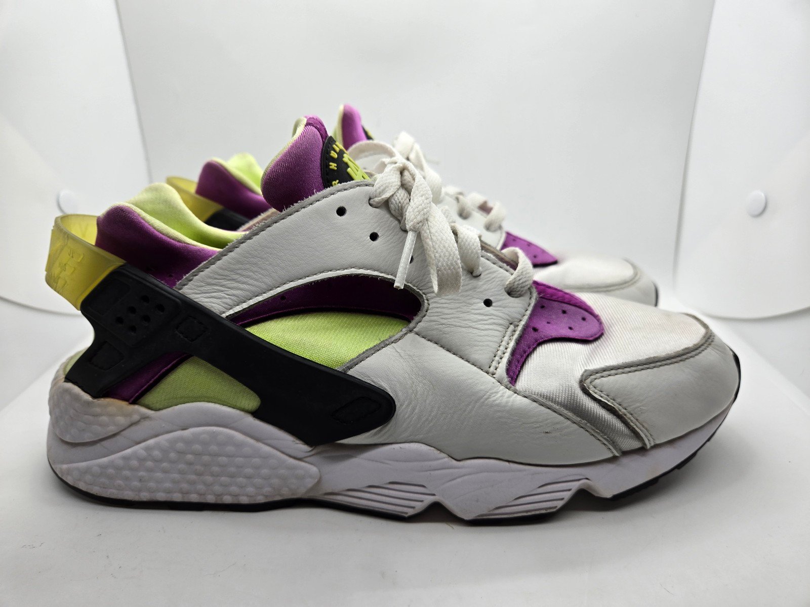Buzz nike huarache deals