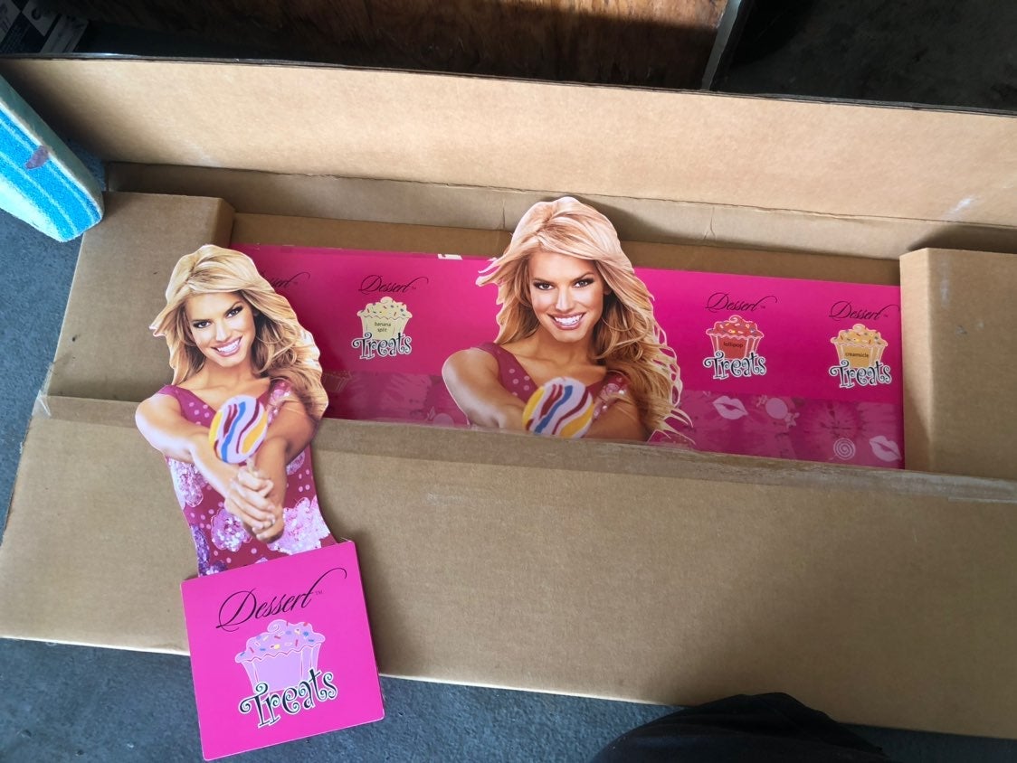 Jessica Simpson Dessert Treats Display