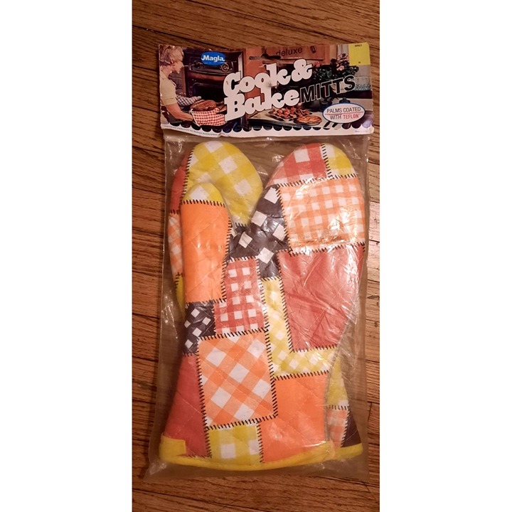 Vintage Magla Deluxe Cook & Bake Oven Mitts Orange Yellow Patchwork Pattern Tefl