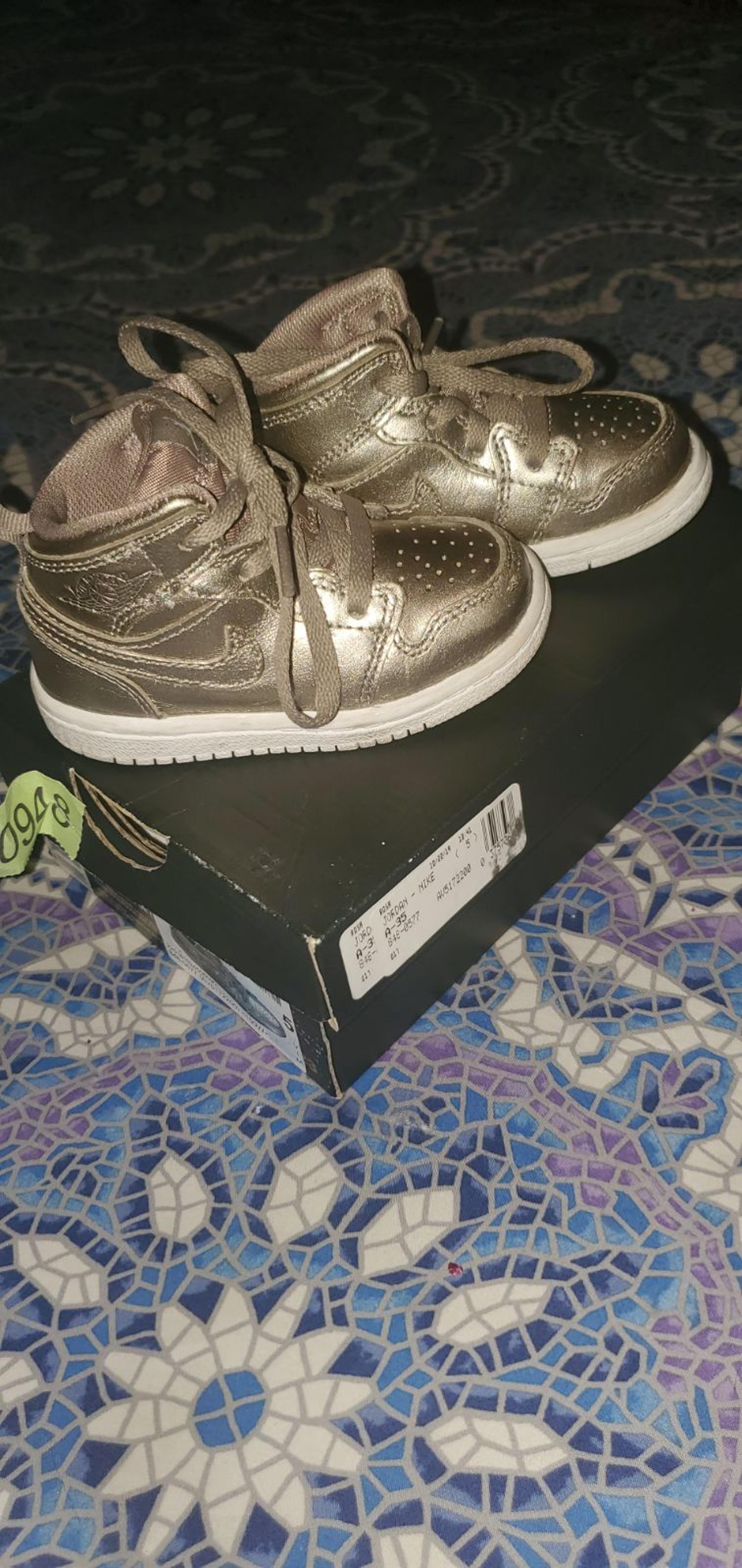 Jordan 1 mid