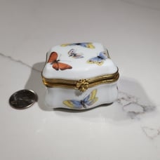 2 VTG LIMOGES FRANCE PORCELAIN SMALL TRINKET BOX JEWELRY BUTTERFL GOLD TRIM