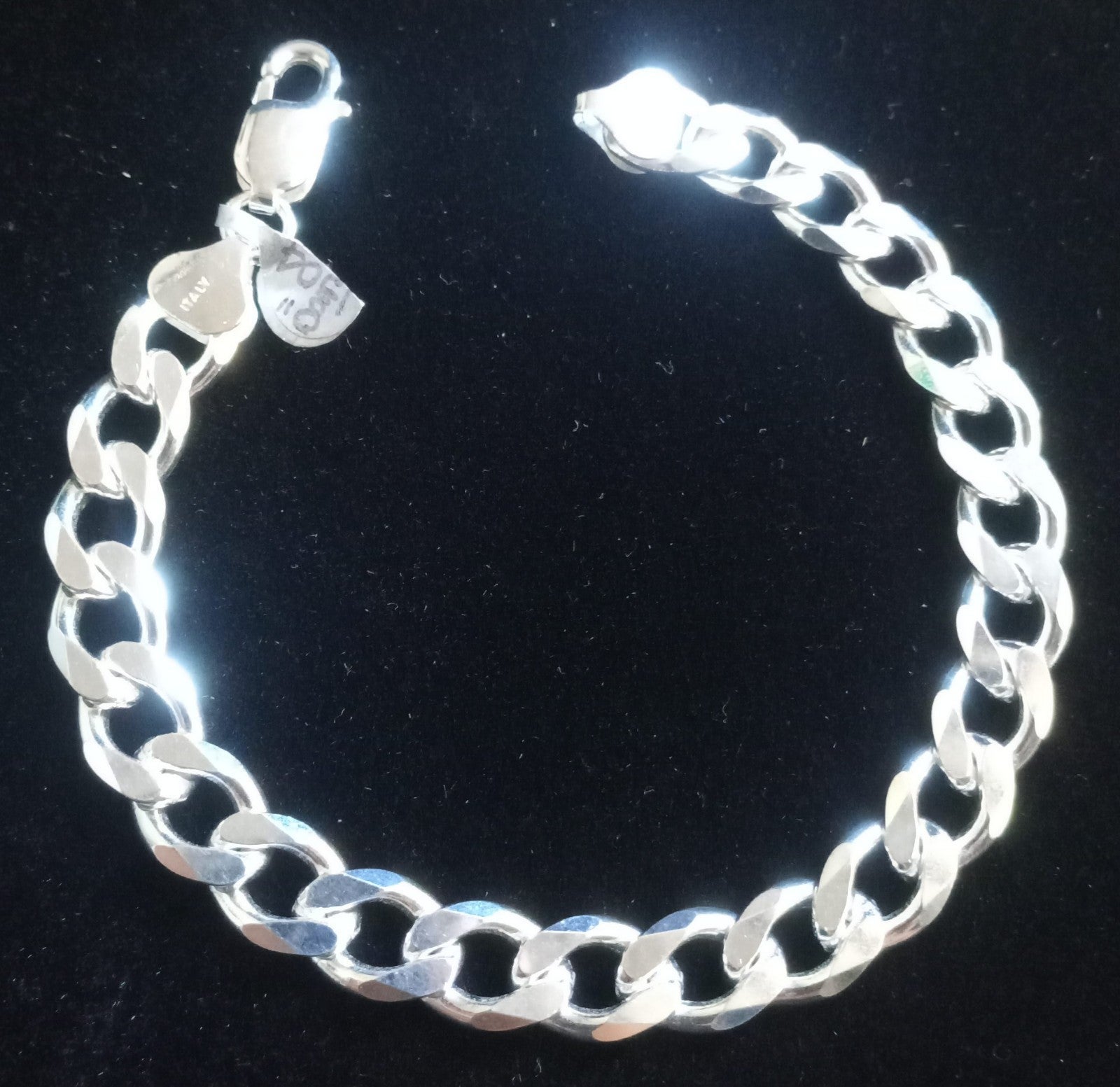 An 8 in. New (Curb [Miami/Cuban] Link) [Italian] [925] Sterling Silver Bracelet