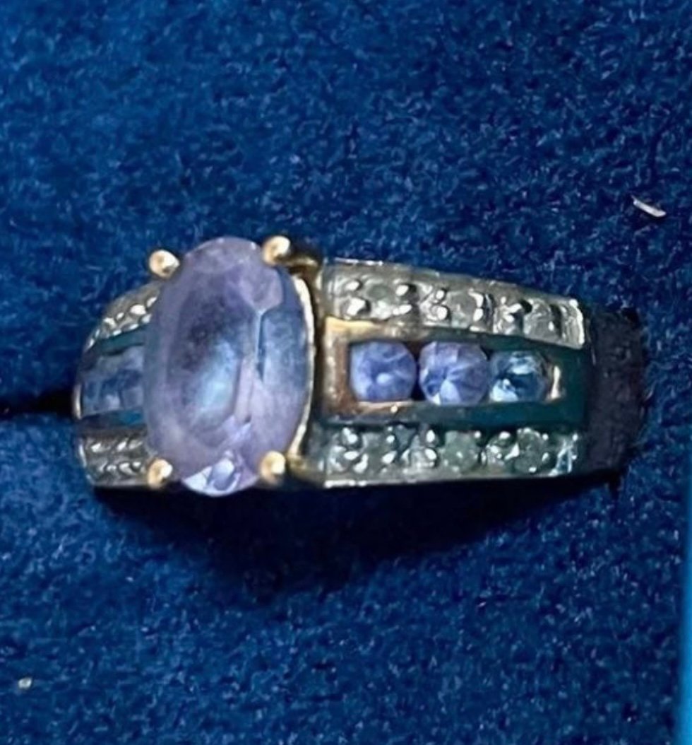 10k gold Tanzanite ring 5