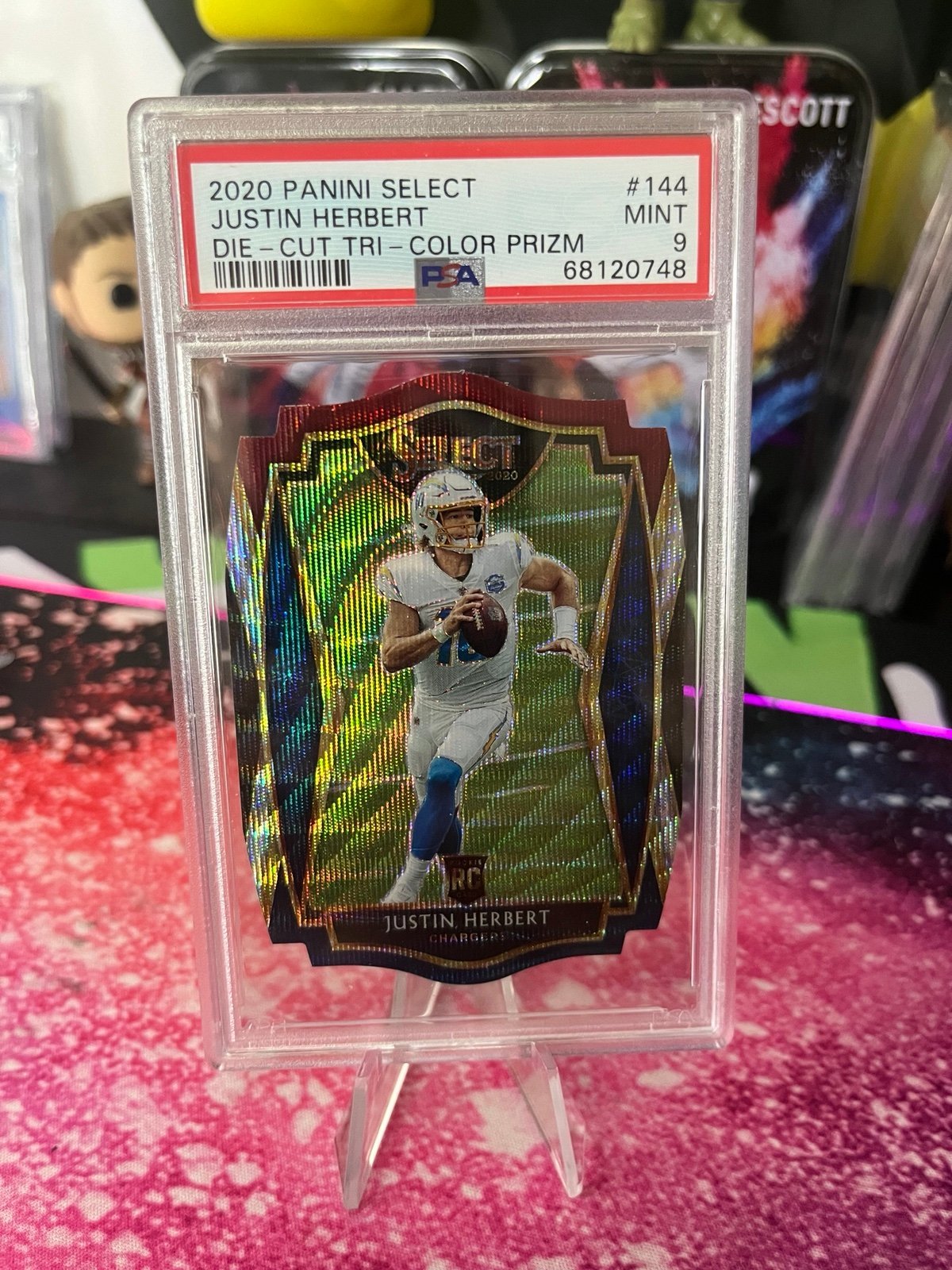 Rookie JUSTIN HERBERT ROOKIE DIE-CUT TRI-COLOR PRIZM PREMIER LvL PSA 9 Chargers