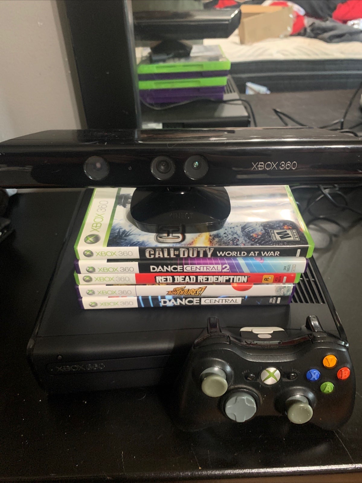 Microsoft Xbox 360 Slim Console + Kinect Bundle & 5 Games Lot