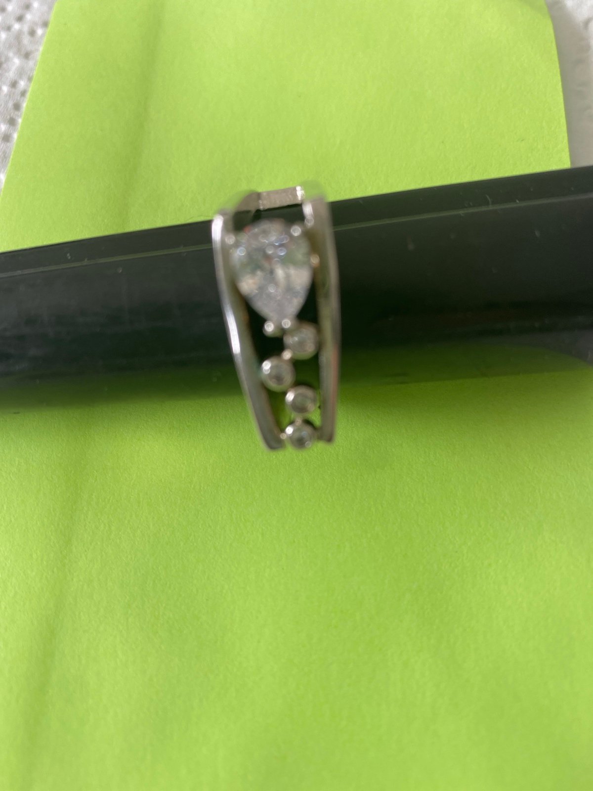 ring 2.7CT pear Cut Moissanite cz 9