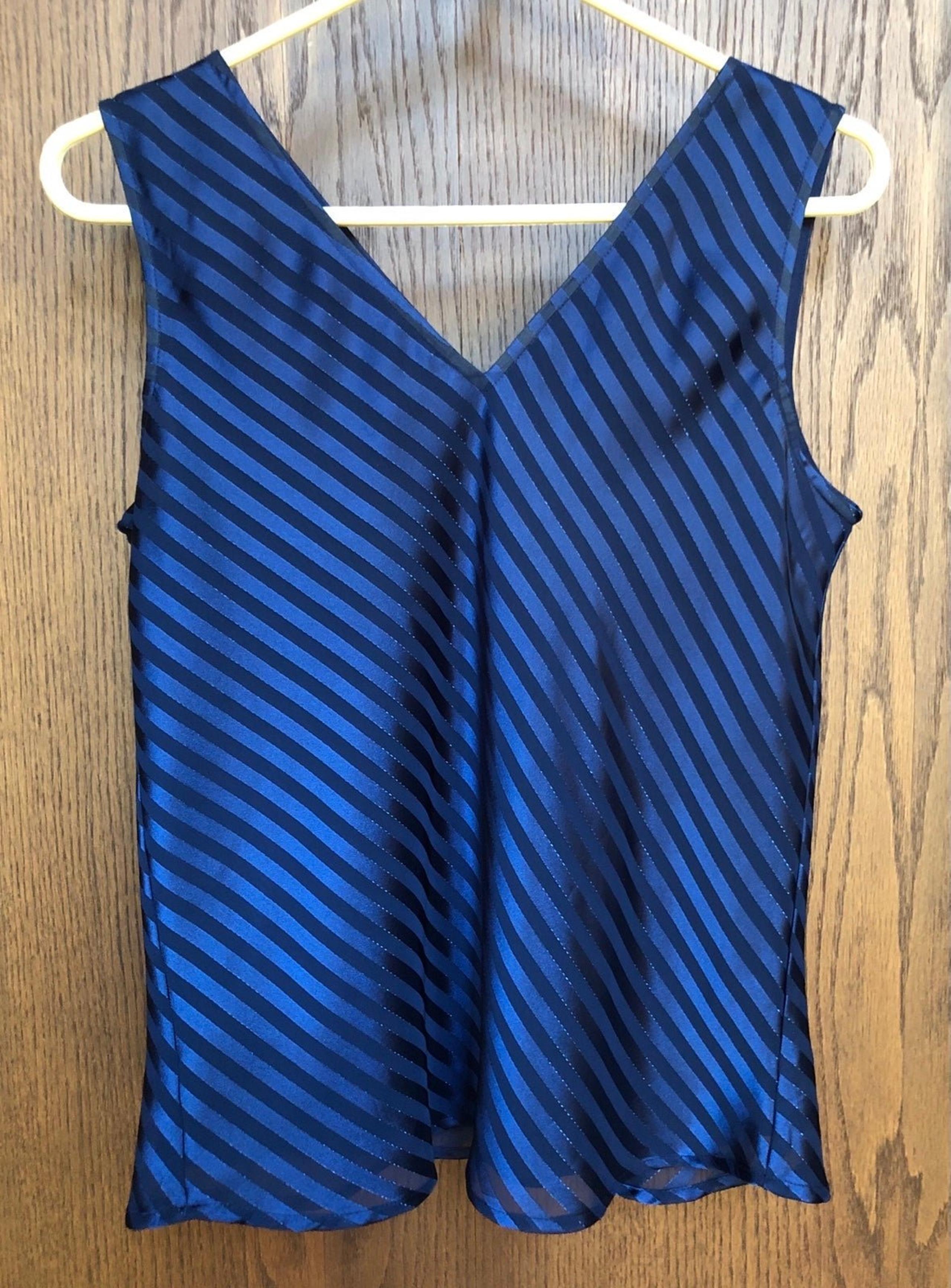 Jordan Blue Label Women's Sleeveless Tank Top V-Neck Medium Blue Stripes Shimmer