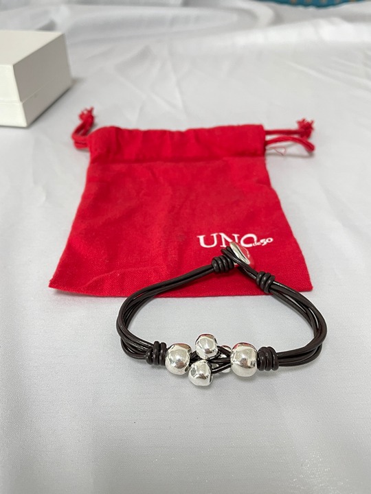 UNO de 50 Bracelet Women Brown strap silver-plated metal beads Charms