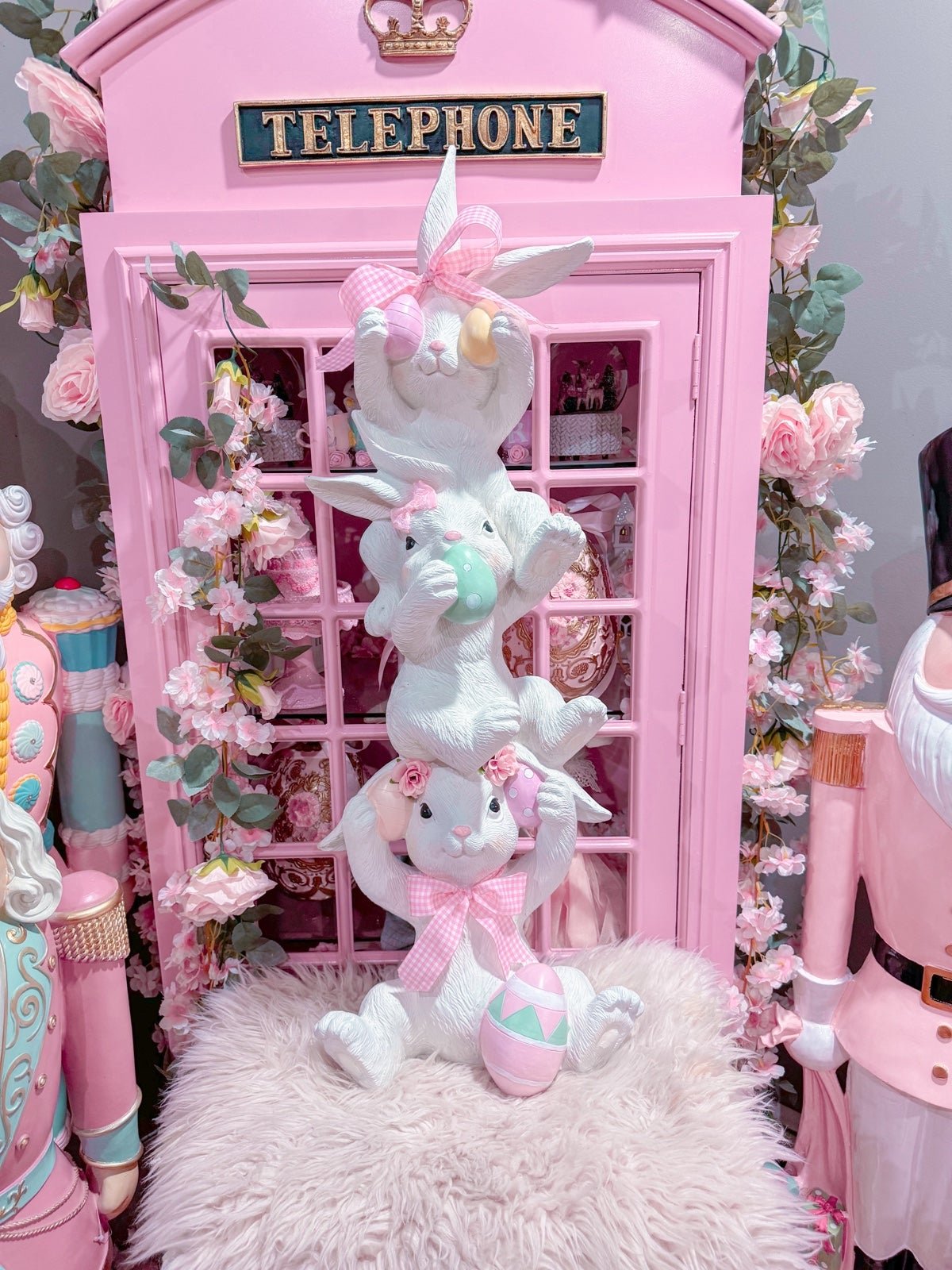 Beautiful Easter Bunnies Statue / GIANT