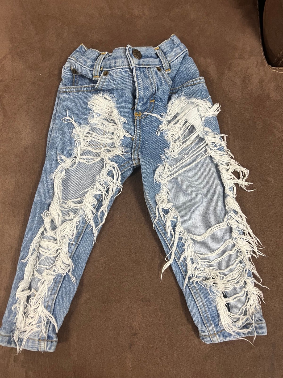 Vintage distress jeans
