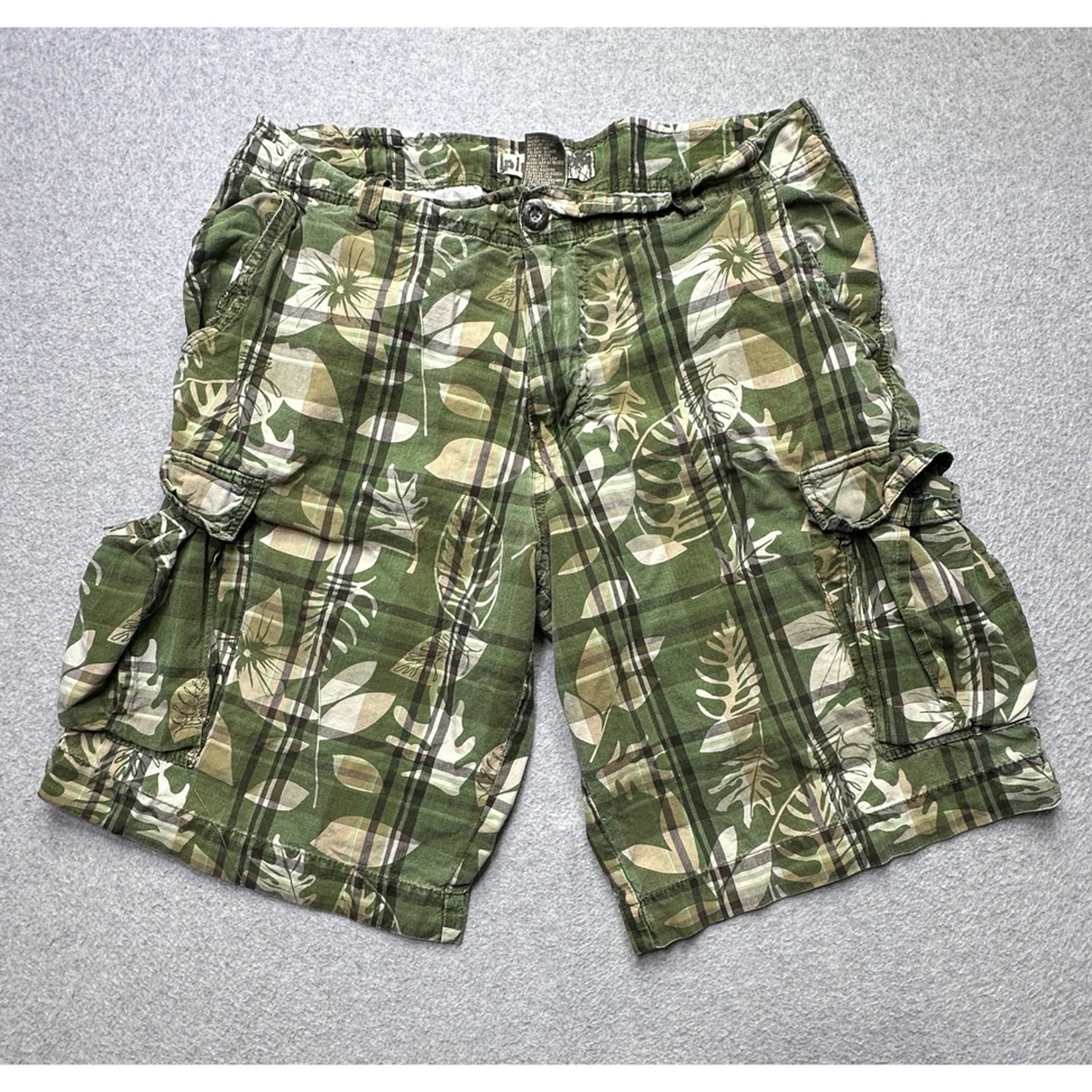 VINTAGE Plugg Shorts Adult 34 Green Cargo Plaid Floral Baggy Skater Jorts Mens