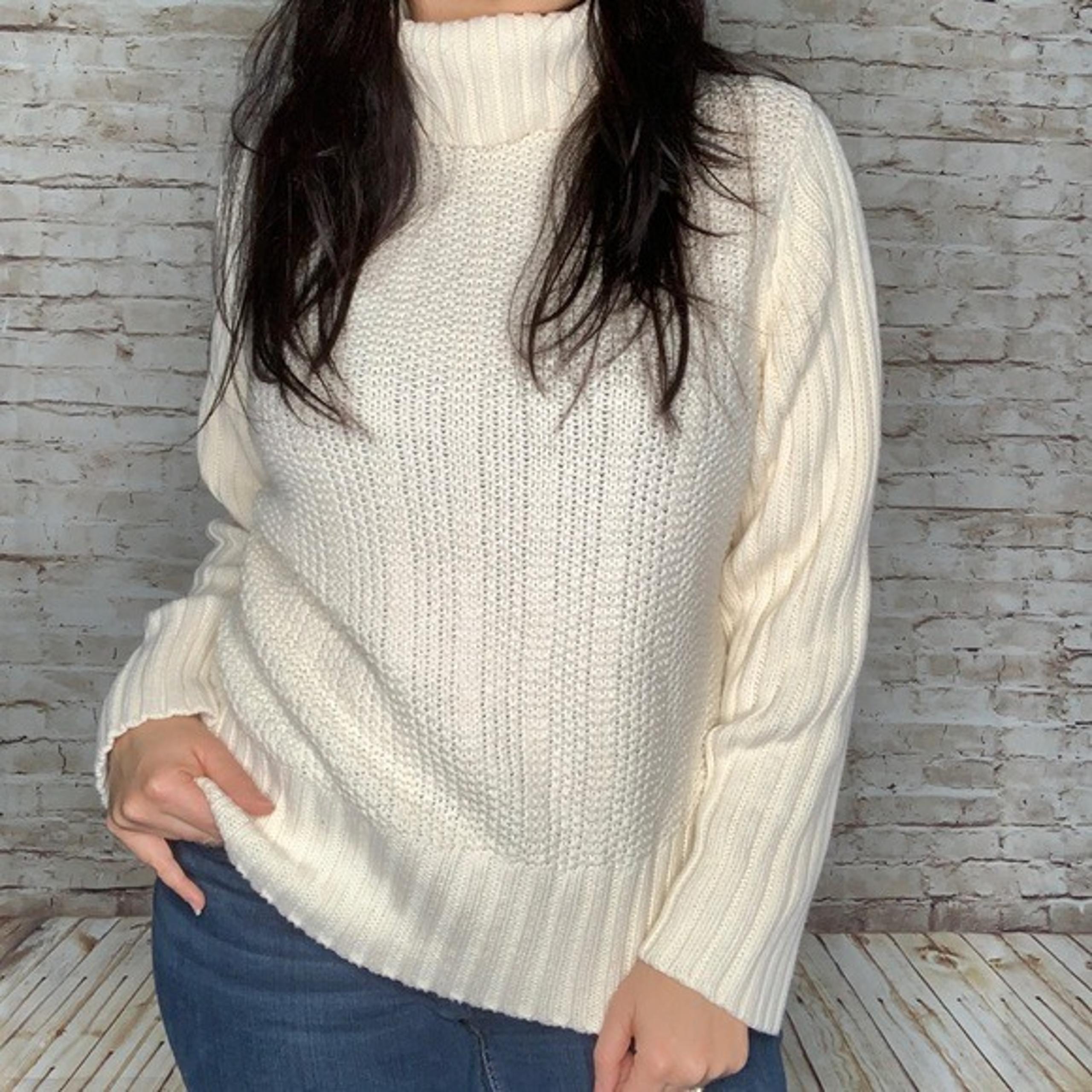 Liz Claiborne ivory turtleneck sweater L