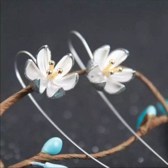 NEW 925 Silver Two Tone Flower Earrings
