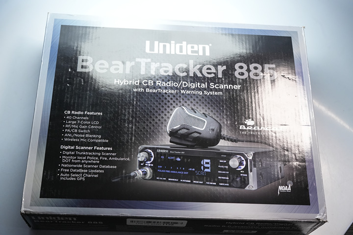 Uniden BearTracker 885 Hybrid CB Radio/Digital Scanner
