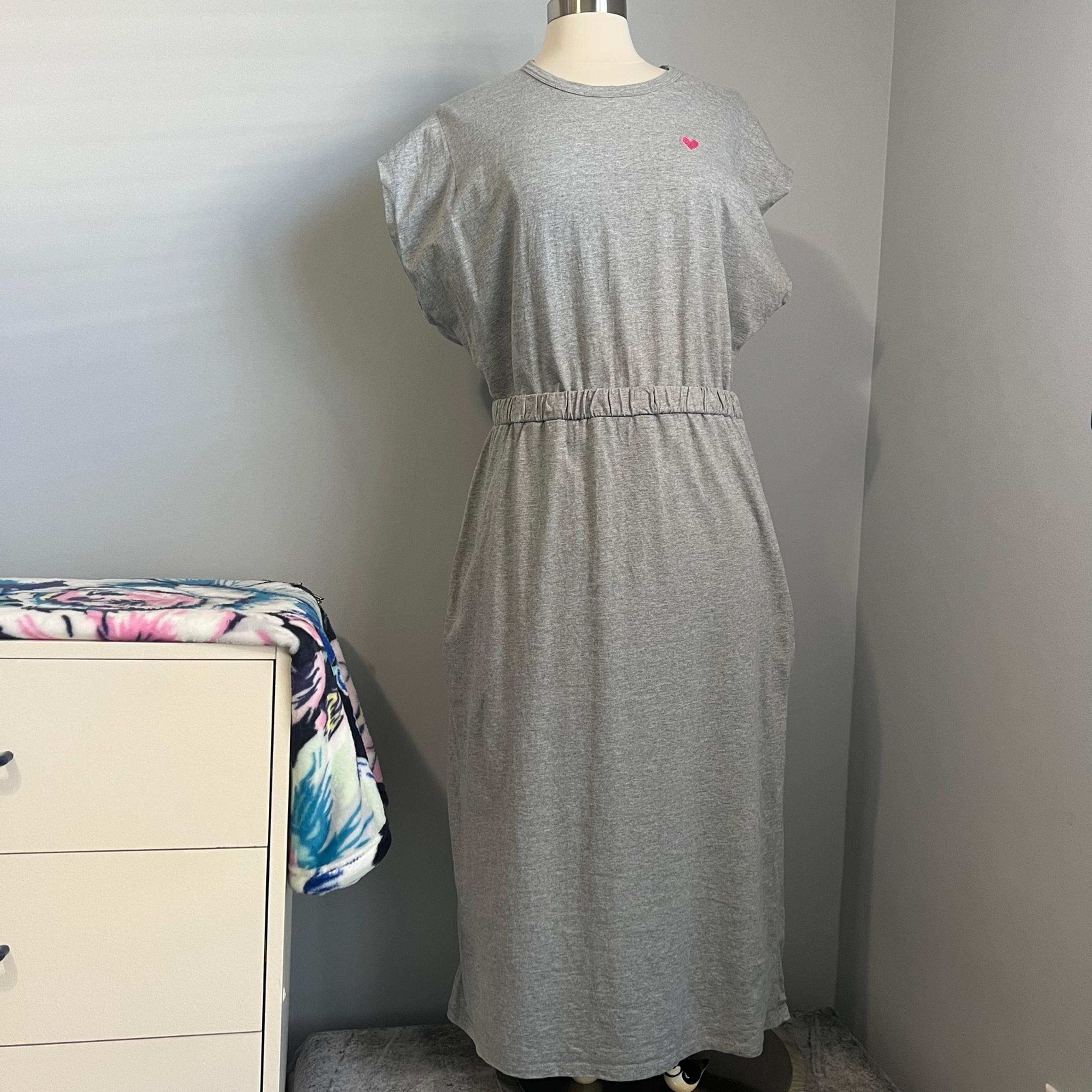 L.N.V Lea & Viola 1X Gray Elastic Waist Batwing Sleeve Sheath Dress