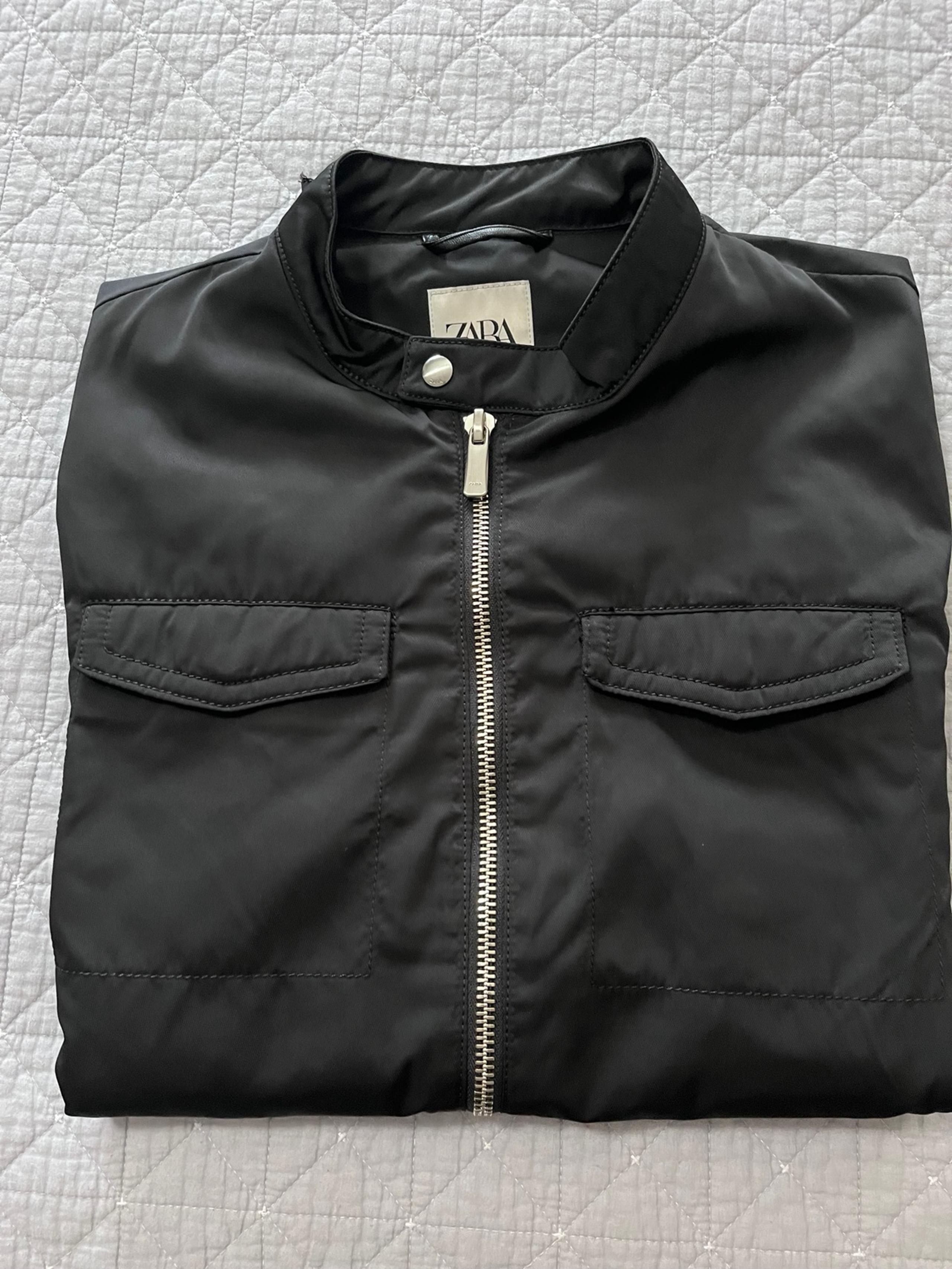 Zara Black Bomber Jacket with Silver Hardware. Hardware is Slightly Tarnished. •