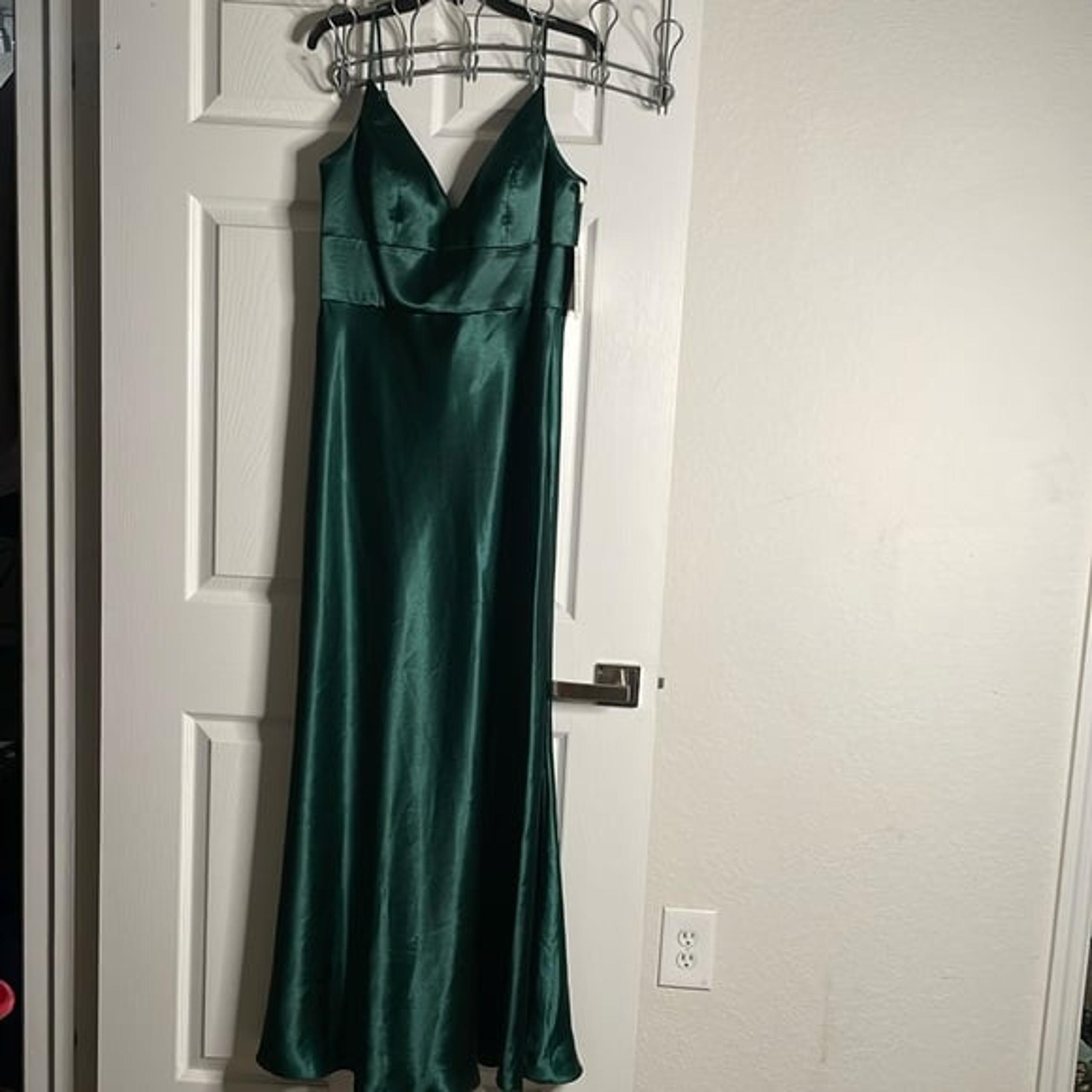 NWT Jenny Yoo collection emerald satin back crepe gown