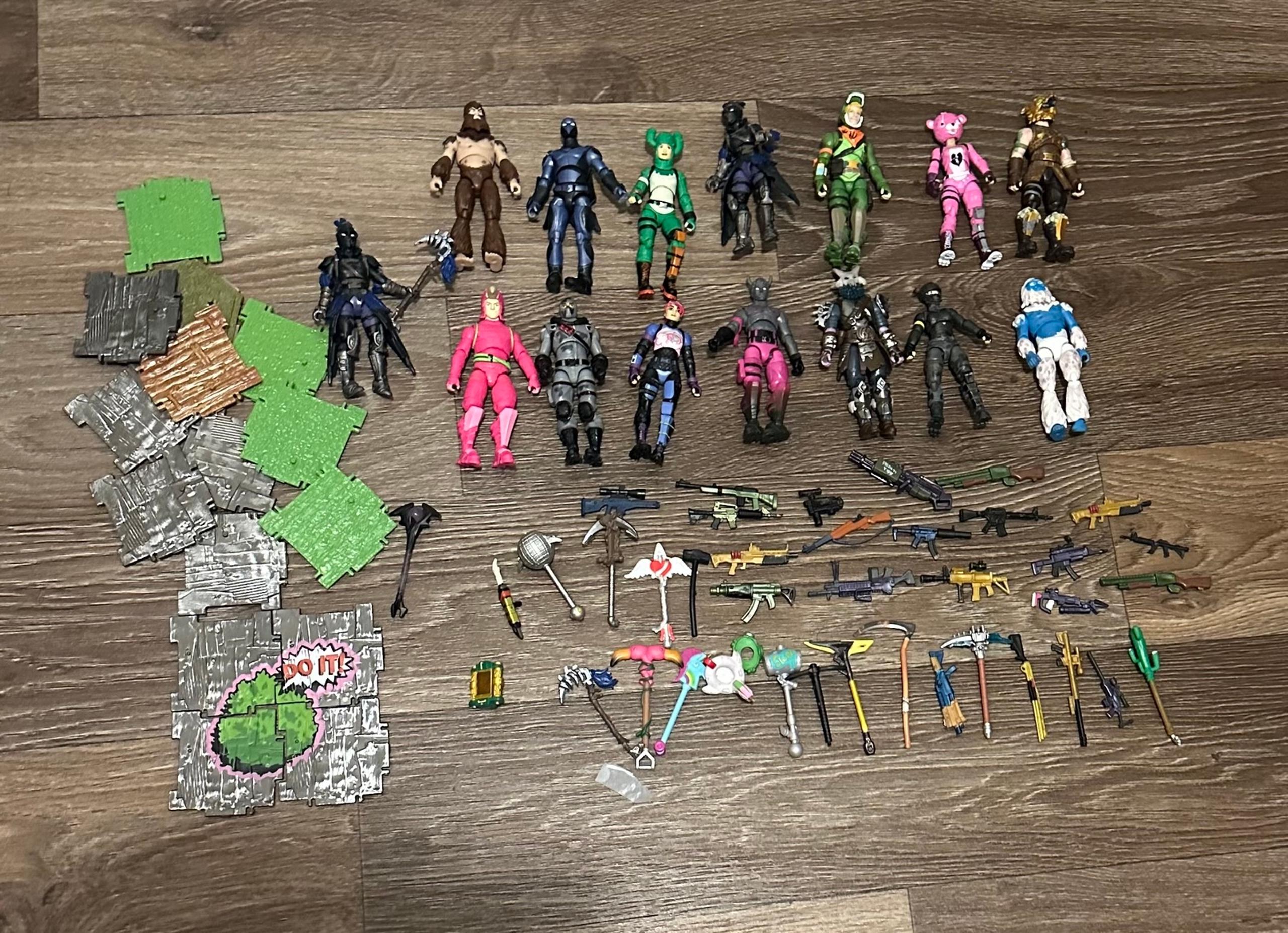 x15 Jazwares Fortnite Action Figure Lot Accessories Fodder