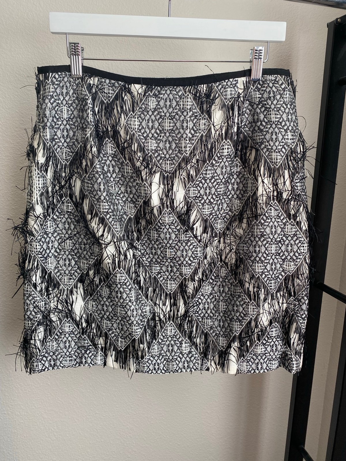 Per Se Pencil Skirt Women's Size 8 White & Black Diamonds Fringe Details